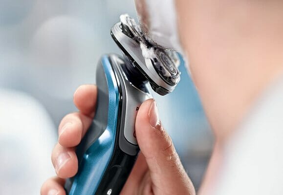máquina eléctrica de afeitar